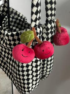 Lindo Diseño de Cereza en Llavero de Peluche, Encanto de Peluche Suave para Bolso y Llaves, Decoración para Bolsa, Juguete de Fruta para Regalos