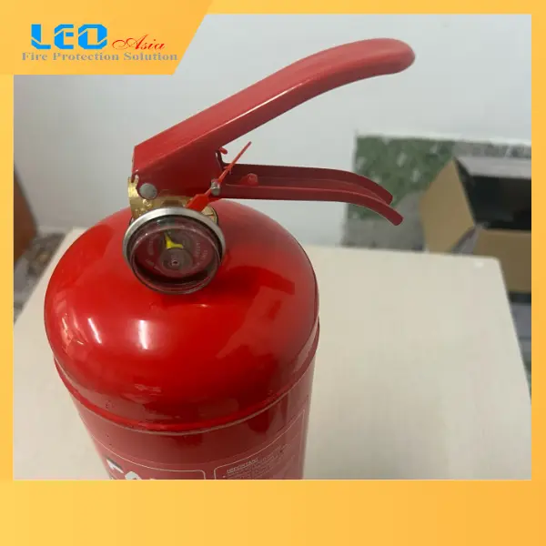 Combo 2 bình chữa cháy bột 4kg (có mốc treo) có tem bảo hành tặng kèm bộ nội quy tiêu lệnh phù hợp với hộ kinh doanh, gia đình, văn phòng 3