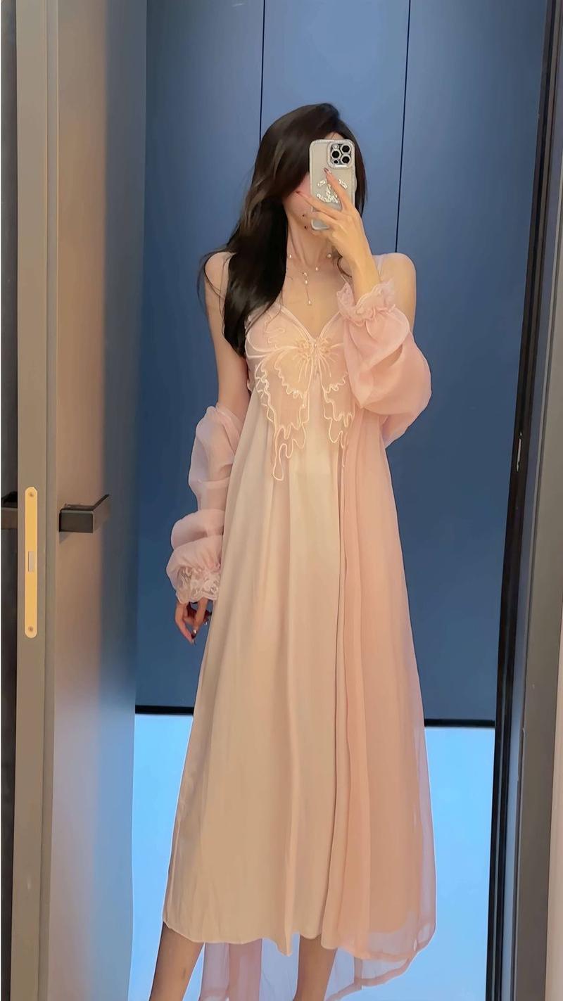 Product Introduction of Váy Ngủ Trượt Dài Lụa Lạnh Hình Bướm, Đồ Ngủ Gợi Cảm, Có Đệm Ngực, Phong Cách Dễ Thương Và Gợi Cảm, Bộ Đồ Mặc Nhà, Hàng Mới Về Ngày: 20242024 Nữ Women Dress Đầm Ngủ 7