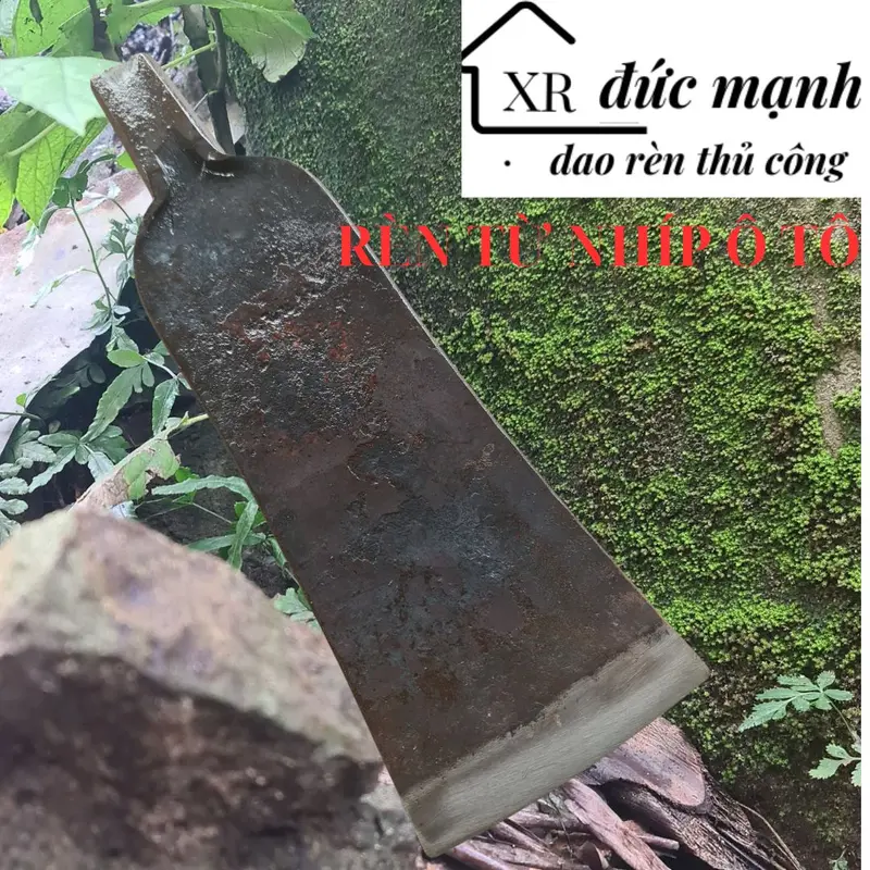 Dụng cụ làm vườn, thuổng bản thẳng,dùng đào cây ,đào đất, chất liệu rèn từ nhíp xe, 1,5kg~2kg 1