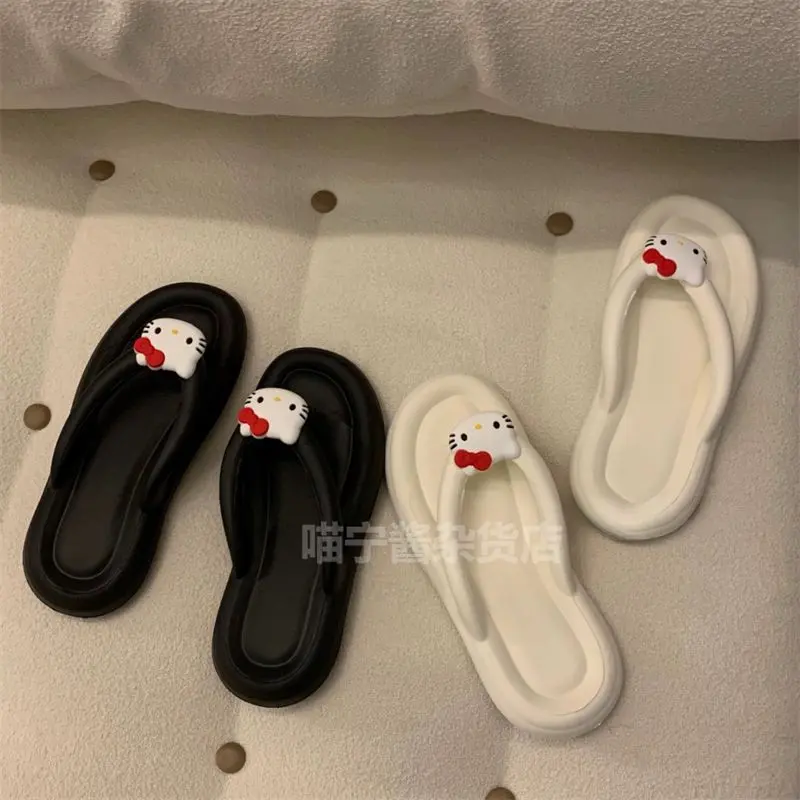 Dép Xỏ Ngón Hello Kitty, Thiết Kế Hoạt Hình Dễ Thương, Dành Cho Nữ, Phong Cách Ngọt Ngào Và Ngầu Thích Hợp Cho Mùa Hè Và Các Hoạt Động Ngoài Trời, Đế Mềm, Dép Đi Biển, Năm 2025 DéP GiàY 2