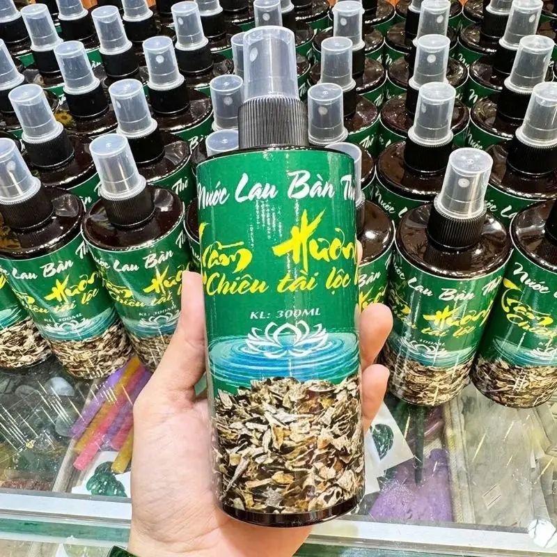 Nước Lau Ban Thờ - Nước Cất Trầm Hương Chiêu Tài Lộc 300ml, Thanh Tẩy, Hút Tài Lộc, Tăng Vượng Khí