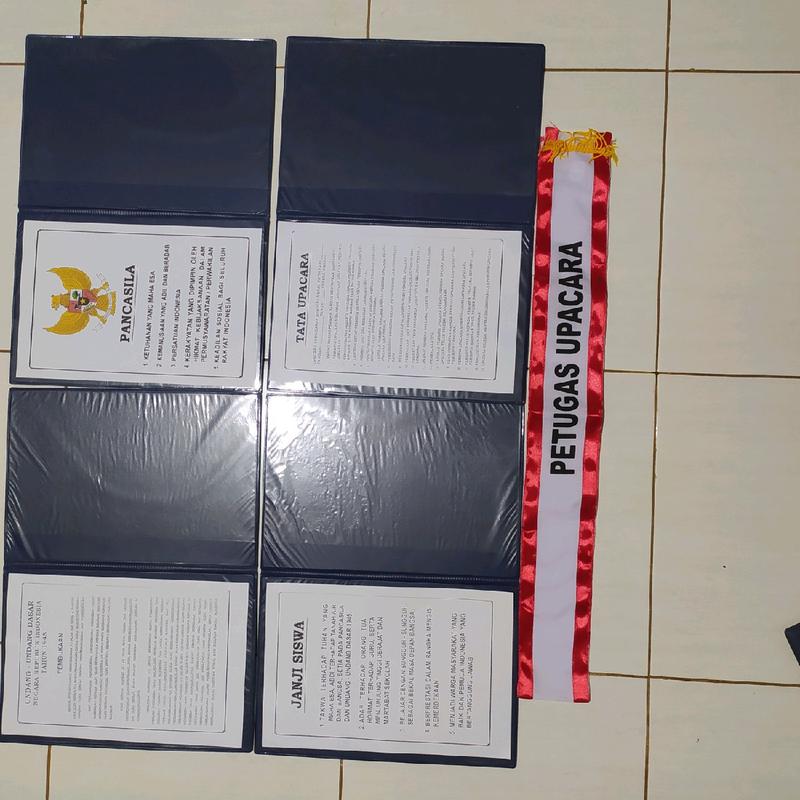 1 SET/5 MAP UPACARA BENDERA BAHAN KULIT SINTETIS SUDAH ADA TEKS /Plastik 4