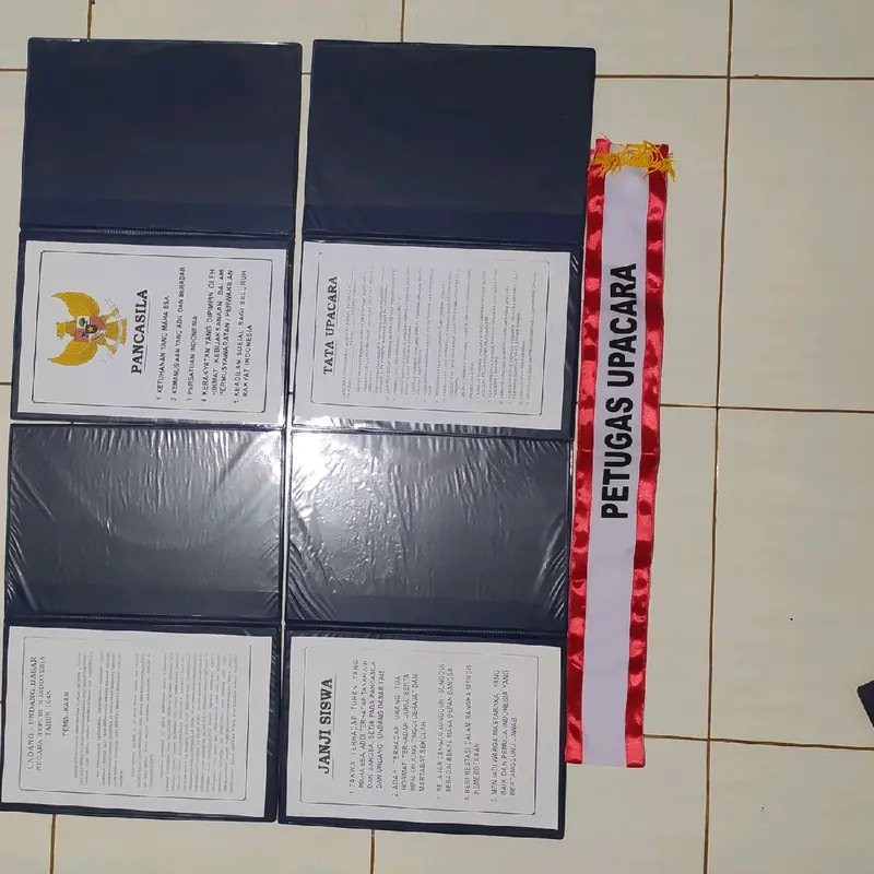 1 SET/5 MAP UPACARA BENDERA BAHAN KULIT SINTETIS SUDAH ADA TEKS /Plastik 4