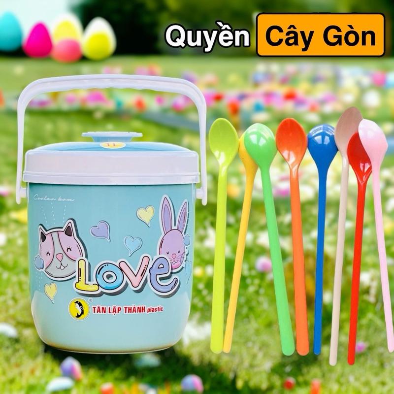 KÈM MUỖNG Bình đá mini 1 Lít giữ nhiệt Tân Lập Thành thiết kế nhỏ gọn nắp đậy có quai xách tiện lợi hoạ tiết in cute nhiều màu.