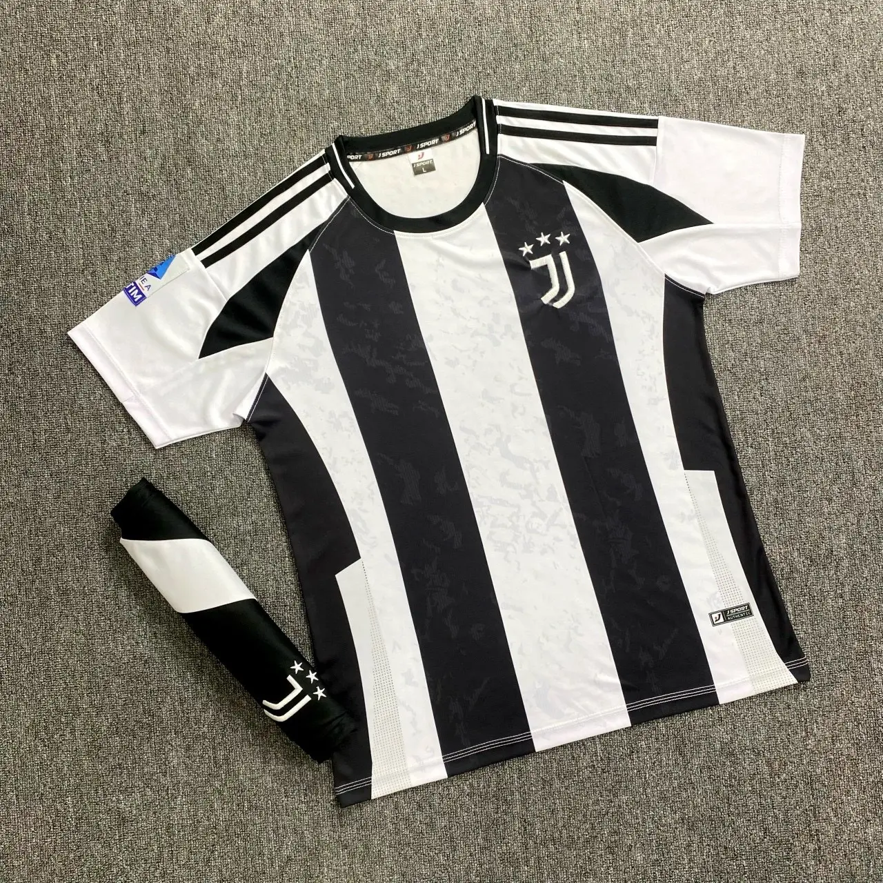 Quần Áo Bóng Đá Juventus Sọc 24/25