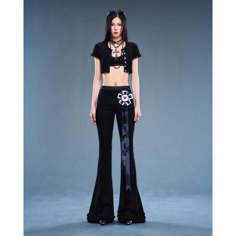 SoDópe.Club - Áo croptop ngắn tay kèm áo hai dây ren bèo và quần dài ống loe ren bèo Nikita Set