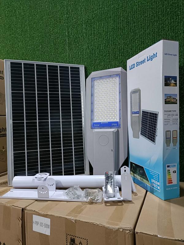 Đèn công trình năng lượng mặt trời 1000W, Đèn phi thuyền tấm pin MONO chính hãng vỏ nhôm đúc - Bảo hành 2 năm 3