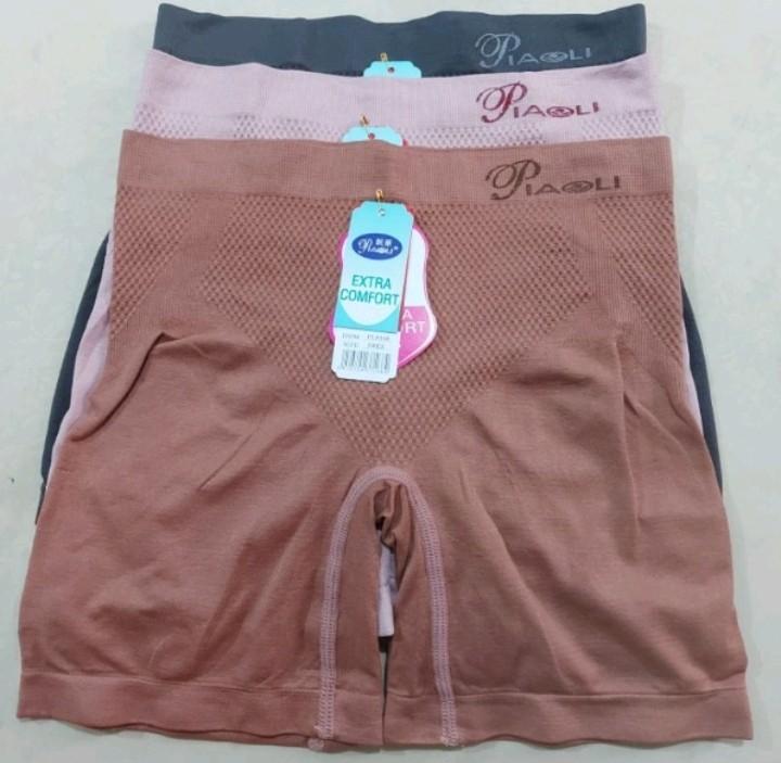 Product Introduction of 3Pcs Hotpants Piaoli Celana Short Wanita Bahan Rajut All Size 0
