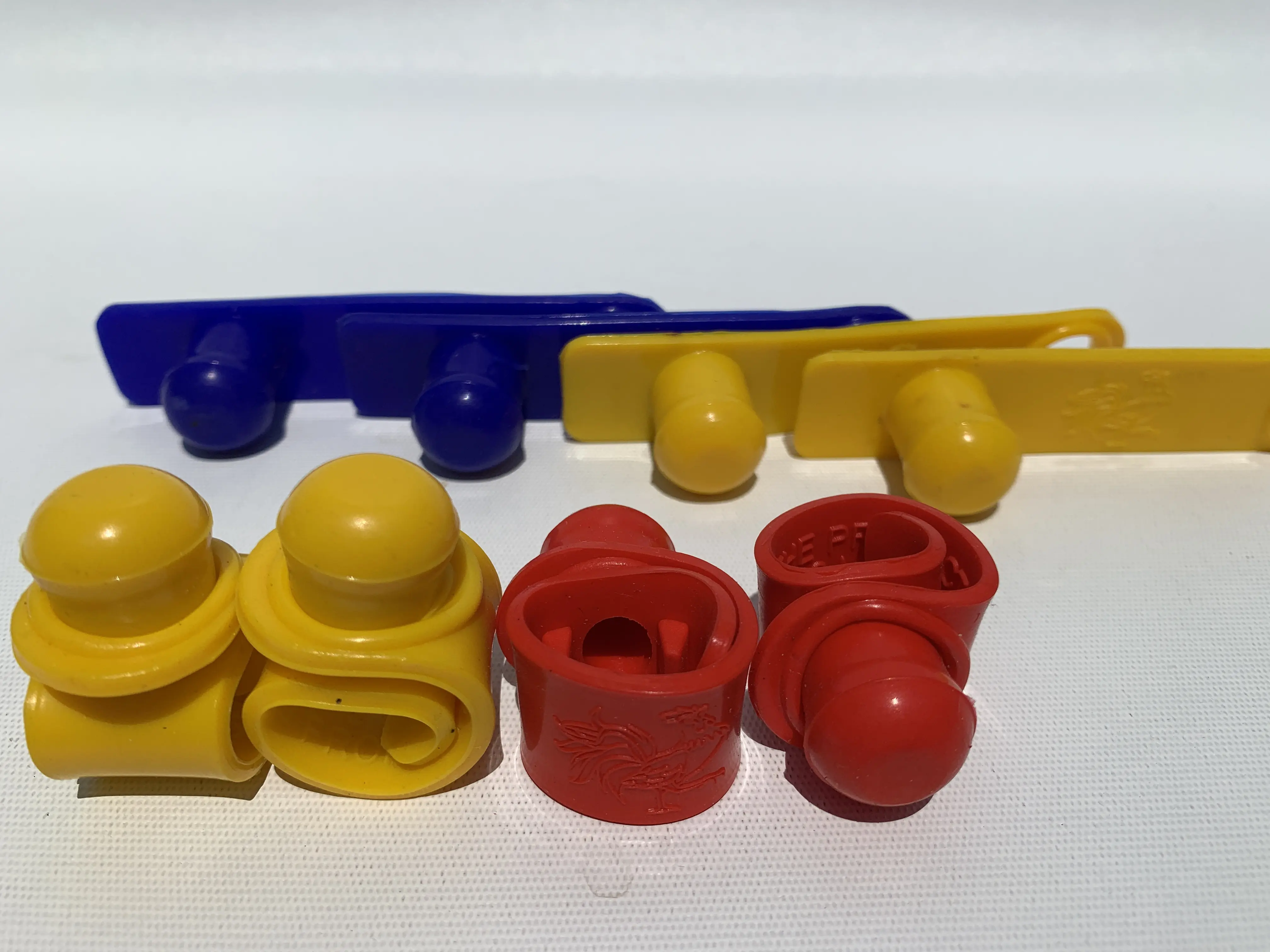 Bịt cựa gà đá cao su của Mỹ 1 bộ 4 cái
