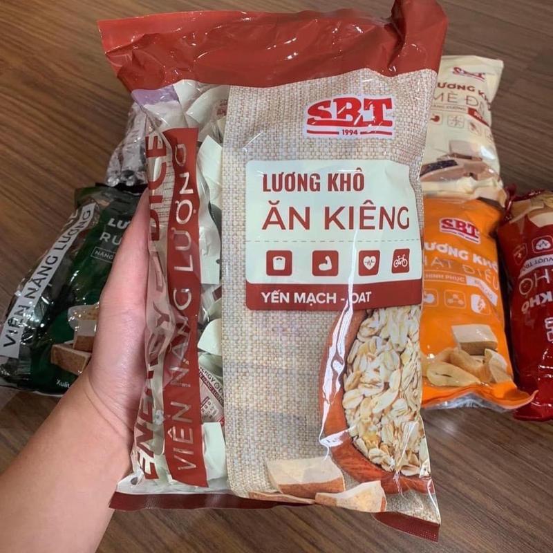 Lương Khô Ăn Vặt Snack Food Sản Phẩm Có Rất Nhiều Vị( Yến mạch, gạo lứt, hạt điều, óc chó, hạnh nhân...) Khách Lấy Vị Nào Có Thể Ib Shop Chọn Nha.