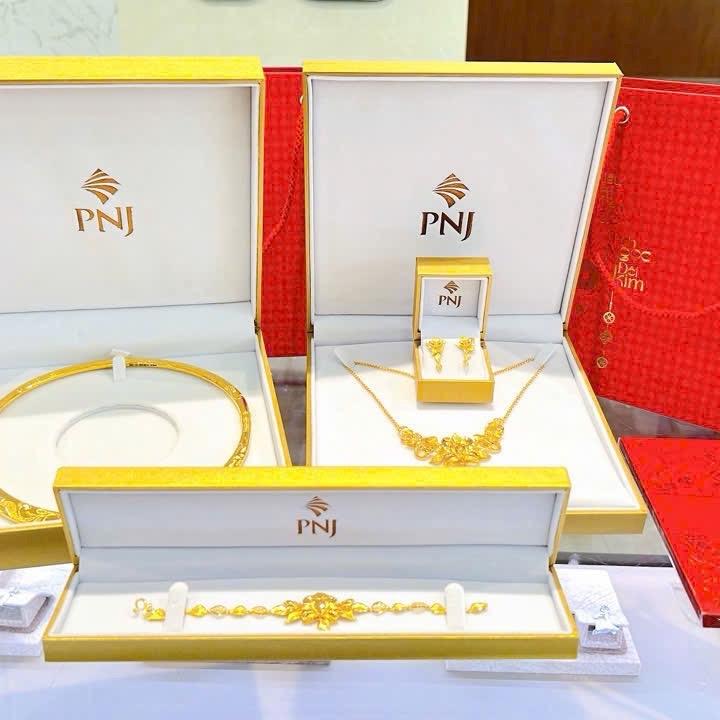 Hộp PNJ kiềng cưới Chính Hãng New ( không kèm trang sức) 7