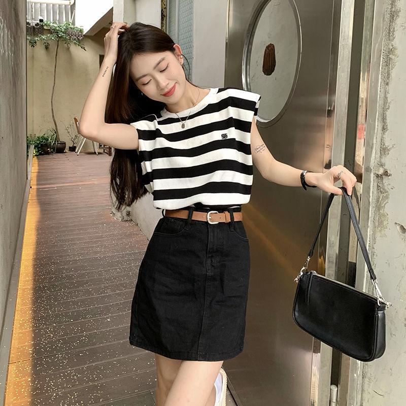 Product Introduction of Áo Thun Vest Sọc, Dành Cho Nữ, Hàng Mới Về Mùa Hè 2022, Thiết Kế Đẹp, Độc Đáo Sang Trọng, Dáng Rộng Vừa Vặn, Áo Mặc Bên Ngoài Cô Gái Nóng Bỏng, Áo Không Tay, Có Thể Mua Lại 1749 8