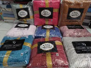 Selimut Polos Vallery Quincy Ukuran 160 x 200