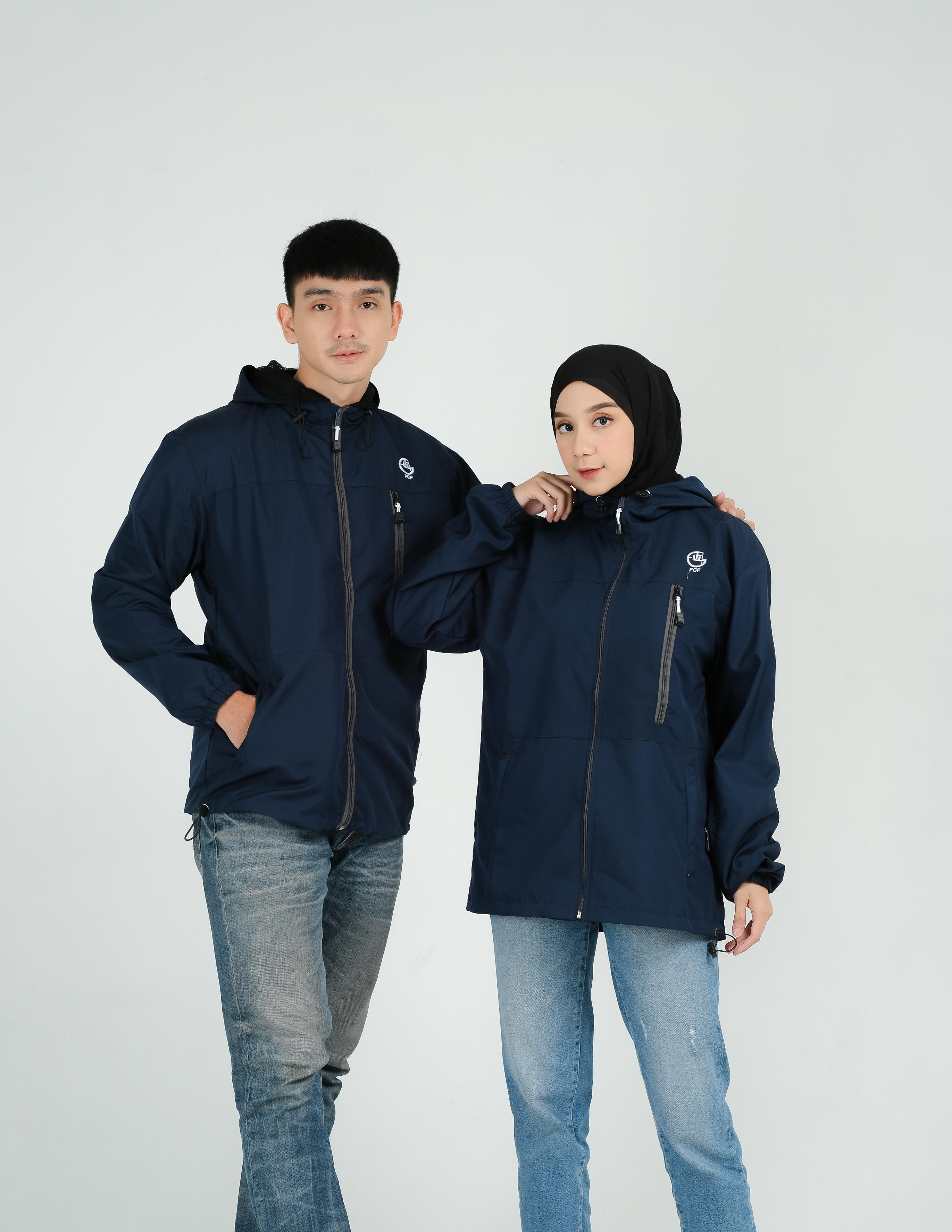 Jaket Couple Distro Pria Wanita Waterproof Branded Original FCF M L XL XXL / Jaket Parasut Couple Uniseks Windproof / Jaket Outdoor Casual Hoodie Panjang Bordir Pasangan Polos Keren Jaket Couple Distro Pria Wanita Waterproof Branded Original FCF M L XL XXL / Jaket Parasut Couple Uniseks Windproof / Jaket Outdoor Casual Hoodie Panjang Bordir Pasangan Polos Keren