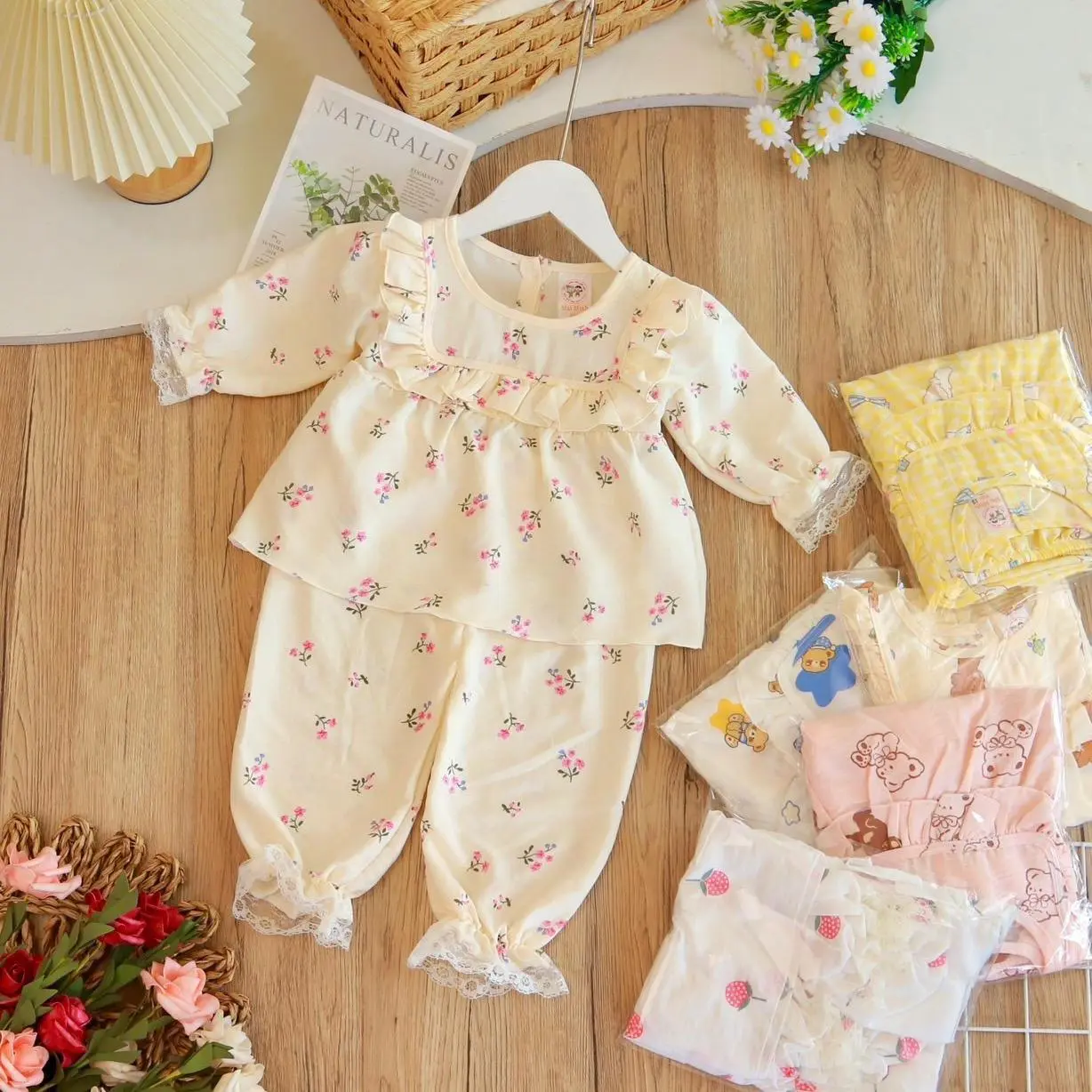 combo 3bộ cotton hàn +đũi xốp Tay dài Bé gái, mềm mịn, Thoáng Khí, hình in ngẫu nhiên Thun Heo Thun Heo