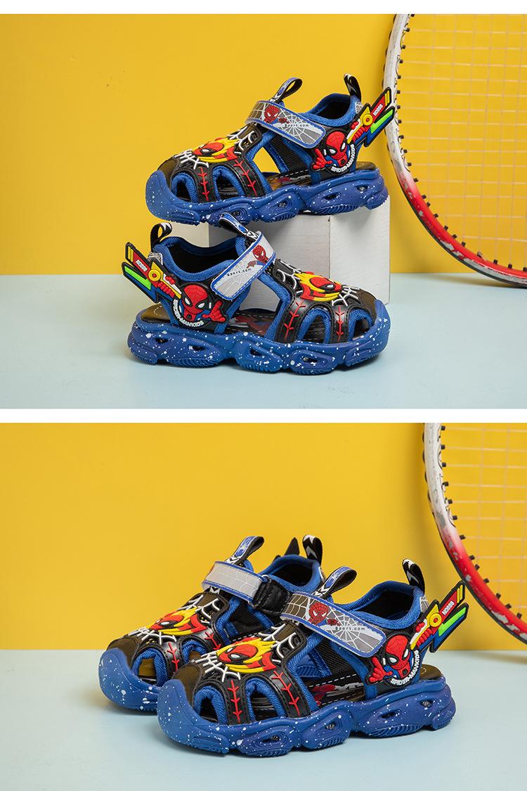 Product Introduction of Spider-Man with Light Children's Sandals 2024 Summer New Anti-Kick Closed Toe Sandals Boys Children Beach Shoes 32