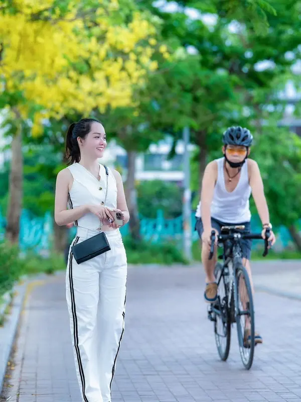 Sét Áo Sơ Mi Nữ GiLe Nữ Áo Sát Nách Quần Suông KaKi Màu Trắng,Quần Nữ Dáng Dài Sang Chảnh,Đi Chơi.Đi Làm,Dạo Phố S066 setáocroptopquầnsuông nơ set bộ ống Women Ong 8