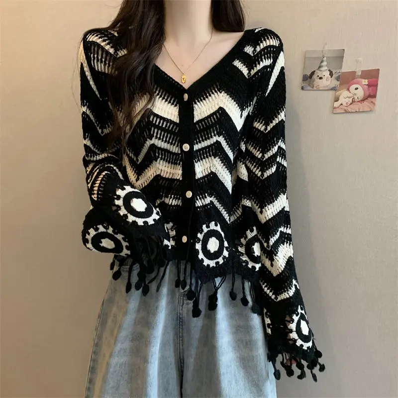 plus Size Women's Clothing French Style Retro V-neck Knitwear Women's Autumn and Winter Design Ethnic Style Slimming Youthful-Looking Sweater Top Lingerie Lady