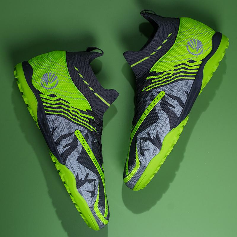 Product Introduction of （SIZE 32-45）Ready Stock Unisex Plus Size Football Shoes Outdoor Futsal Soccer Shoes Non-slip Training Shoes 24