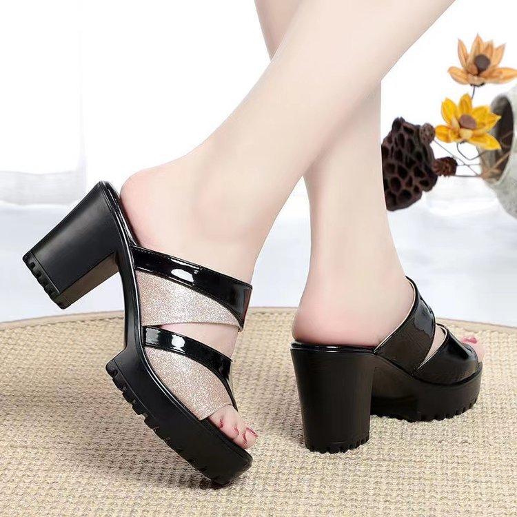 Product Introduction of Dép Nữ Mùa Hè, SS2024Giày Cao Gót, Hàng Mới Về, Đế Dày, Gót 2 InchKiểu Hở Mũi, Phong Cách Hàn QuốcGiày đẹp và thời trangPhù Hợp Đeo Đi LàmVải thoải máiChống Thấm Nước, Chống TrượtKhông bị bức bối khi mặc DéP Shoes 1
