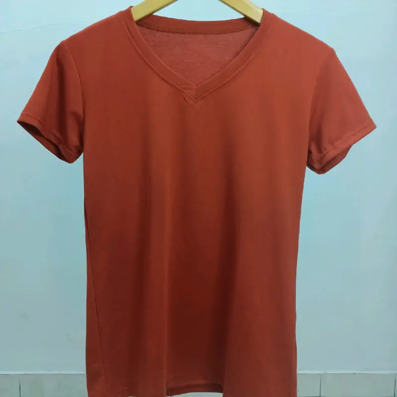 Kaos V-Neck 3