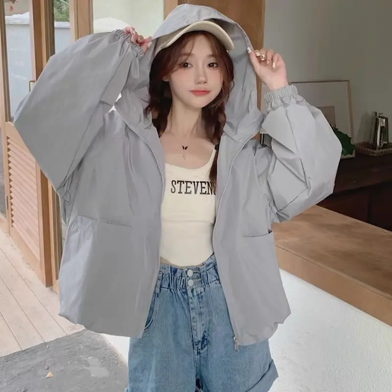 ÁO KHOÁC DÙ FORM RỘNG TRƠN CÓ NÓN HAI TÚI HỘP Jacket