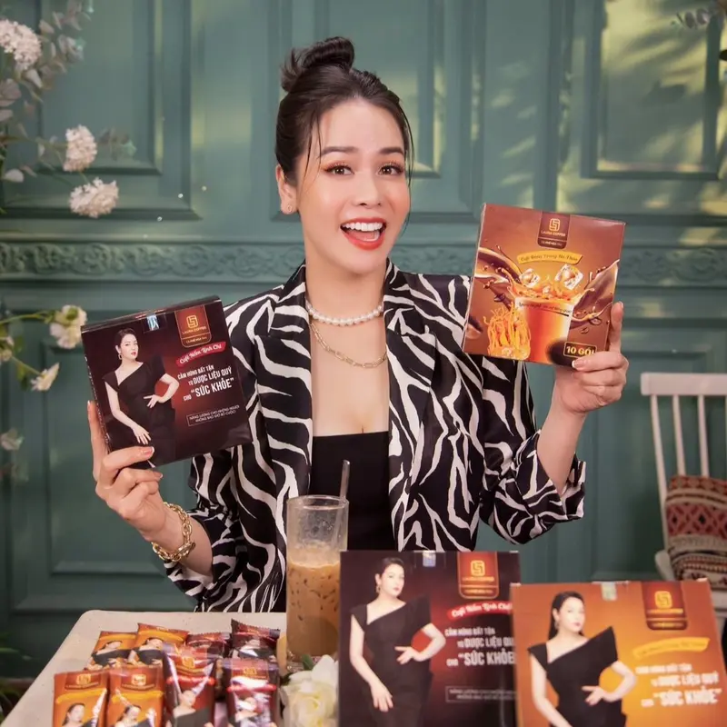 6 hộp 2 vị gồm 3 hộp cà phê Đông trùng hạ thảo và 3 hộp caffe Nấm Linh Chi Cà phê sữa dạng bột hòa tan Laura coffee đậm vị loại 10 gói mỗi hộp của nhà Nhật Kim Anh Cafe nuoc  ngot nescafe  white 5