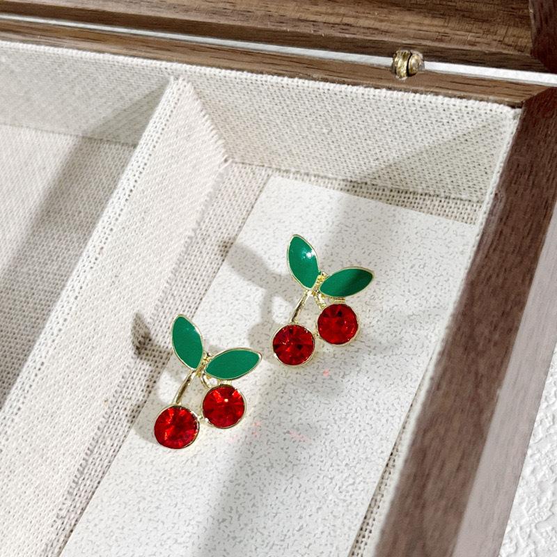 Product Introduction of S925 Imitation Silver Needle Korean Simple Oil Drop Cute Sweet Red Cherry Elegant Versatile High-end Design Sense Earrings 3