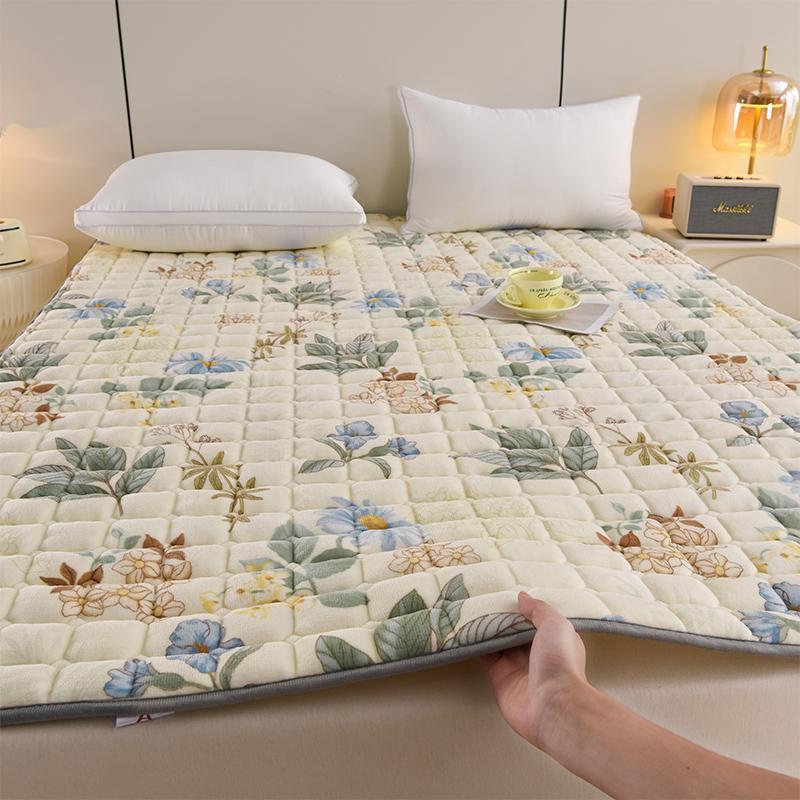 Product Introduction of Solid Color Foldable Mattress, Soft Comfortable Breathable Bed Mattress, Non-slip Sleeping Mat for Home & Outdoor 8
