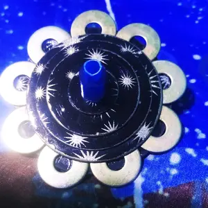 MAINAN GANGSING RING MOTIF BUNGA MAWAR Toys beyblade keluar api besi gasing yang lagi viral api alat paku sulap mainan gasing basalt launcher tangan x