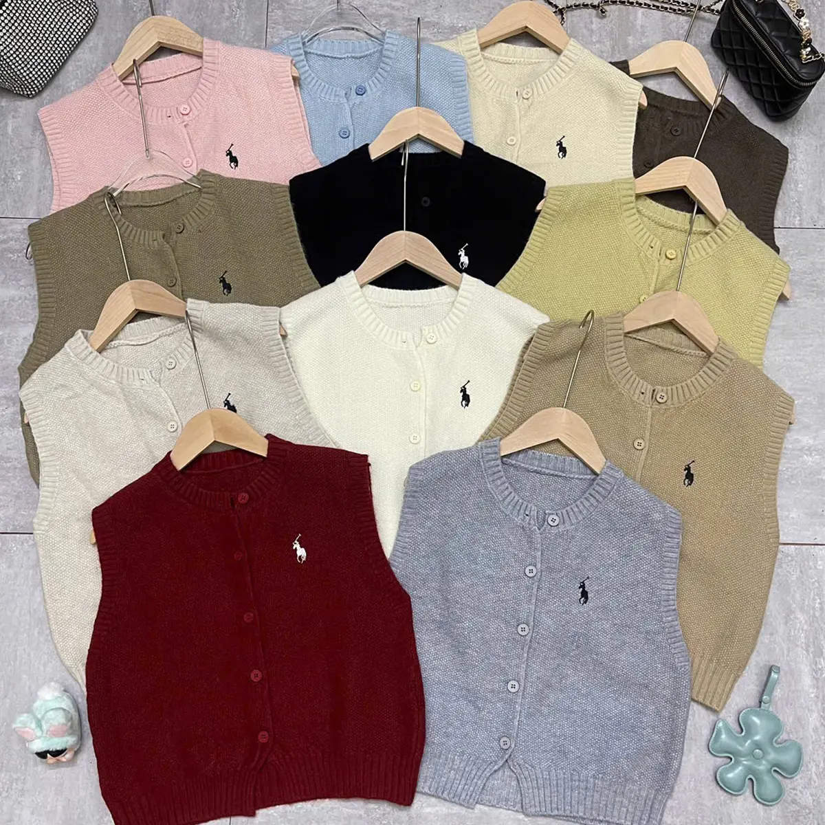 Áo Len GiLe Thêu NGỰA Chất Len Hạt Gạo Đanh LÌ Mềm Mịn Hàng QC Minxu Shop GL16k