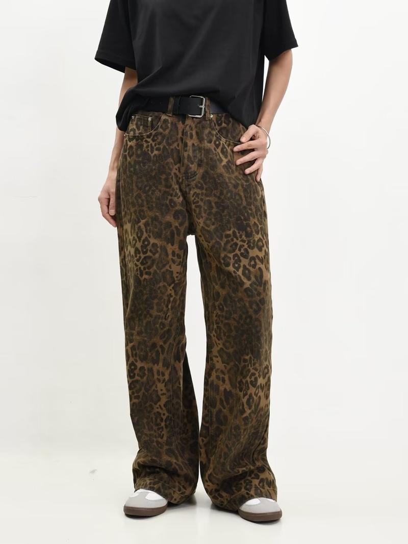 Product Introduction of 2025 New Vintage American Style Leopard Print Jeans - Loose Straight Leg Unisex Retro Pants | Trendy Casual Streetwear for Men & Women 7