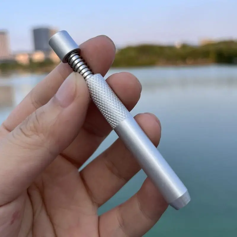 1 ống lò xo kim loại sáng tạo, màu sắc ngẫu nhiên.