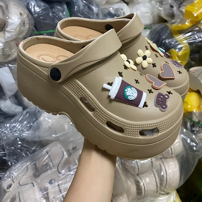 Sục nữ đế cao 8cm siêu nhẹ EVA Cham gấu trà sữa  mang êm chân 1