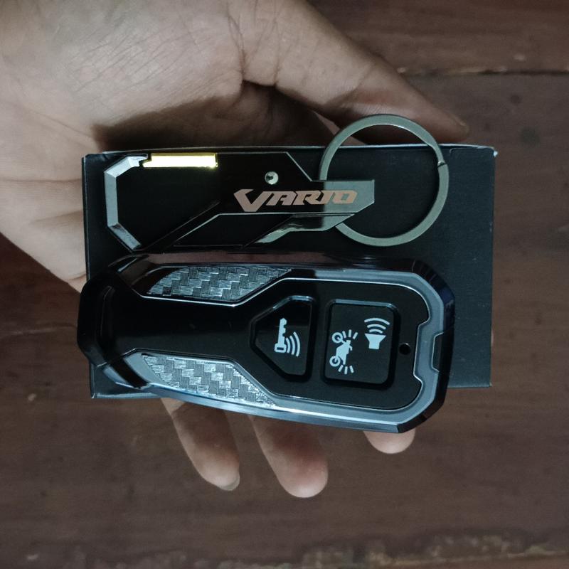Product Introduction of Paket gantungan kunci logo vario dan cover remot vario 160 vario 125 new pcx 160 adv 160 New scoopy 2023 original AHM Aksesoris Car Car 1
