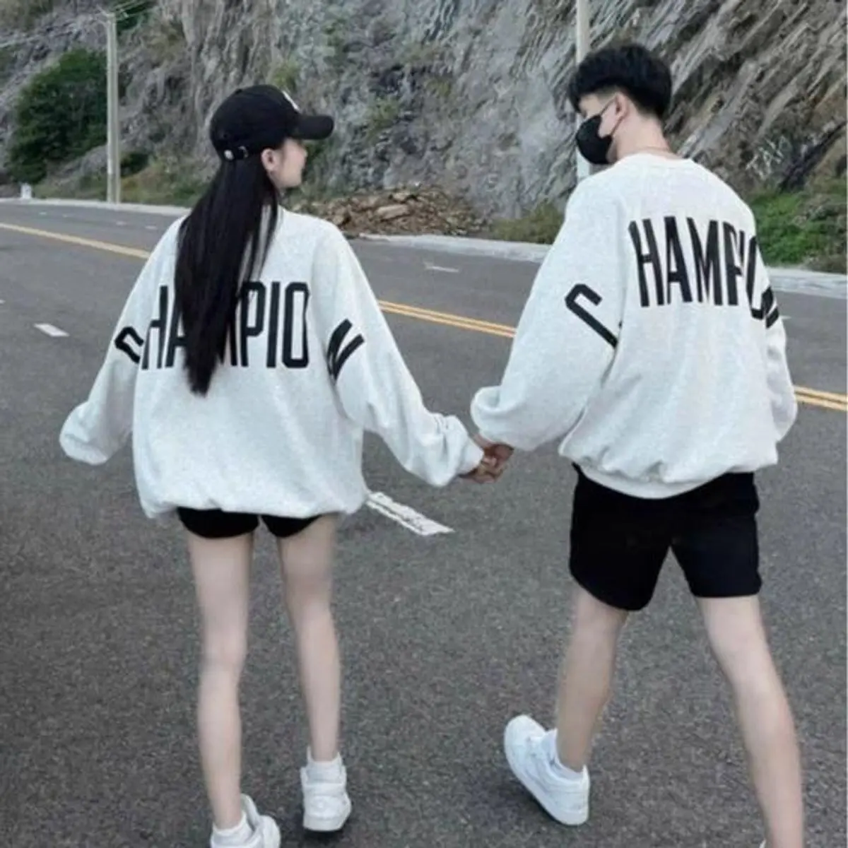 Áo Sweater Champi Logo Trước In Nhiệt Tay Nam Nữ  Chất Liệu Nỉ Tàu Cotton Unisex Trẻ Trung Form Rộng Dài Tay Hottrend Hoodie Cổ Tròn