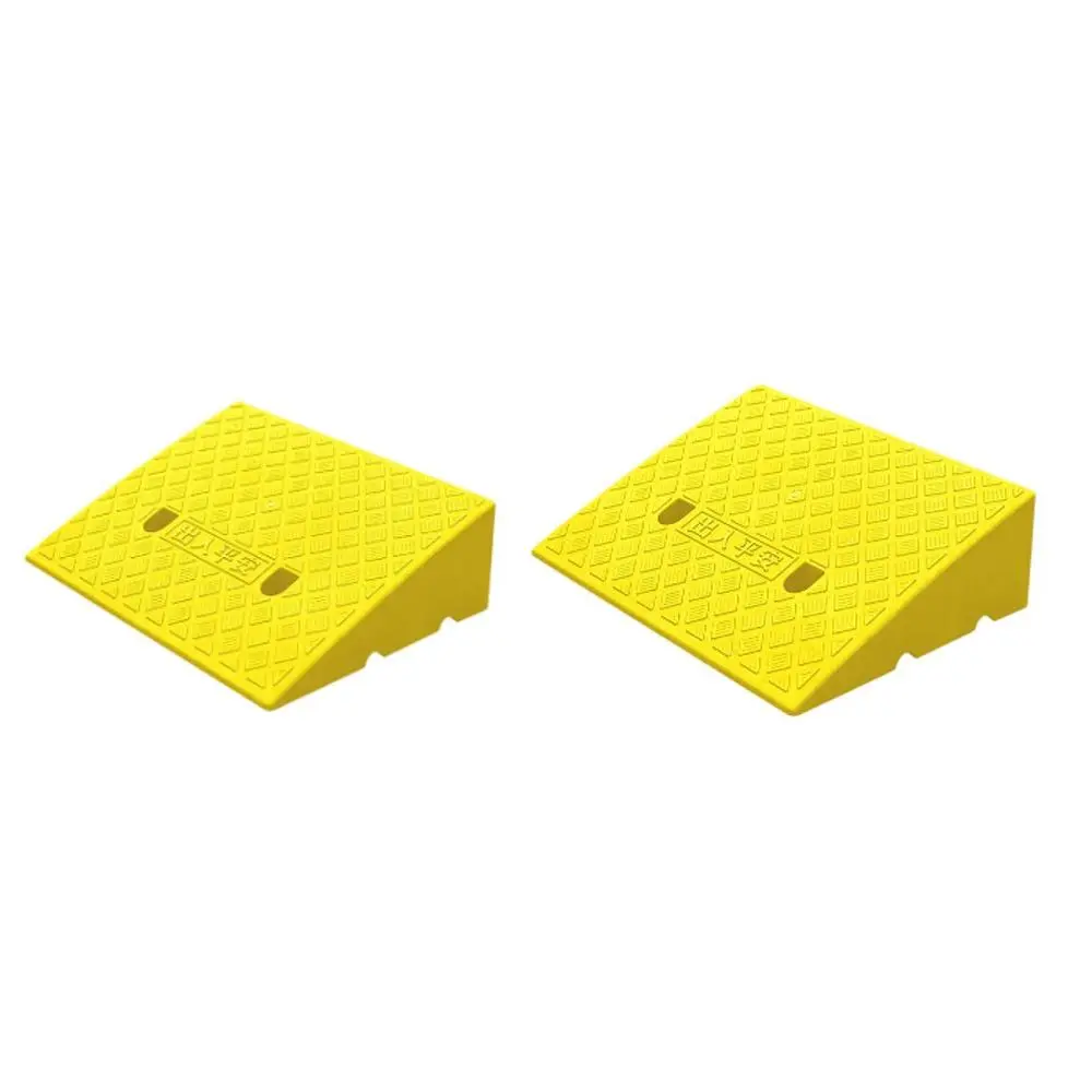 Bậc Thang Curb, với cấu trúc lưới ổn định, thảm tam giác lên dốc, thích hợp cho lối vào, lối lái xe, vỉa hè và các loại phương tiện giao thông đường bộ.