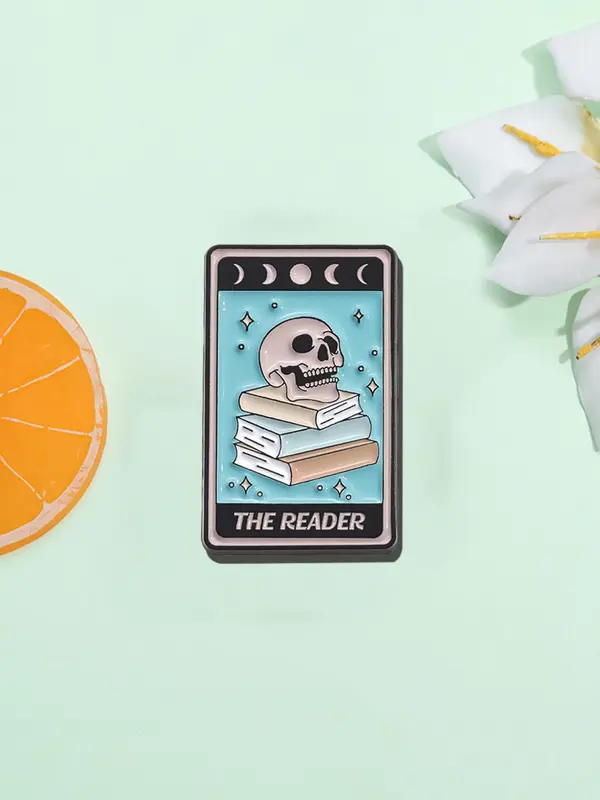 Creative Skull & Book Pattern Brooch, Fashion Alloy Badge for Daily Clothing Decor, Trendy All-match & Exquisite Brooch for Birthday Gift 2