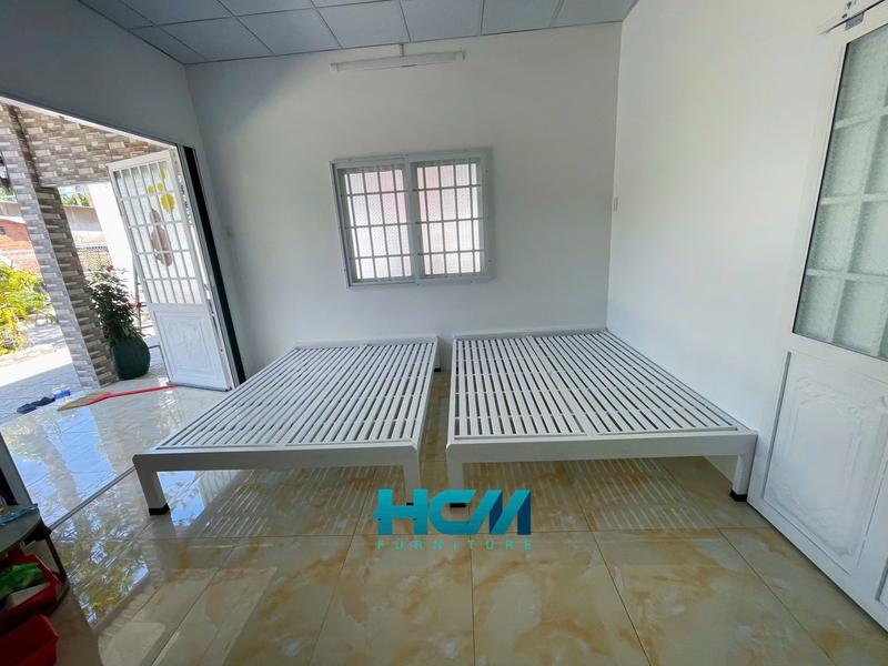 Giao Hỏa tốc HCM _ Giường Palet bằng sắt hộp 4x8 cao cấp 5