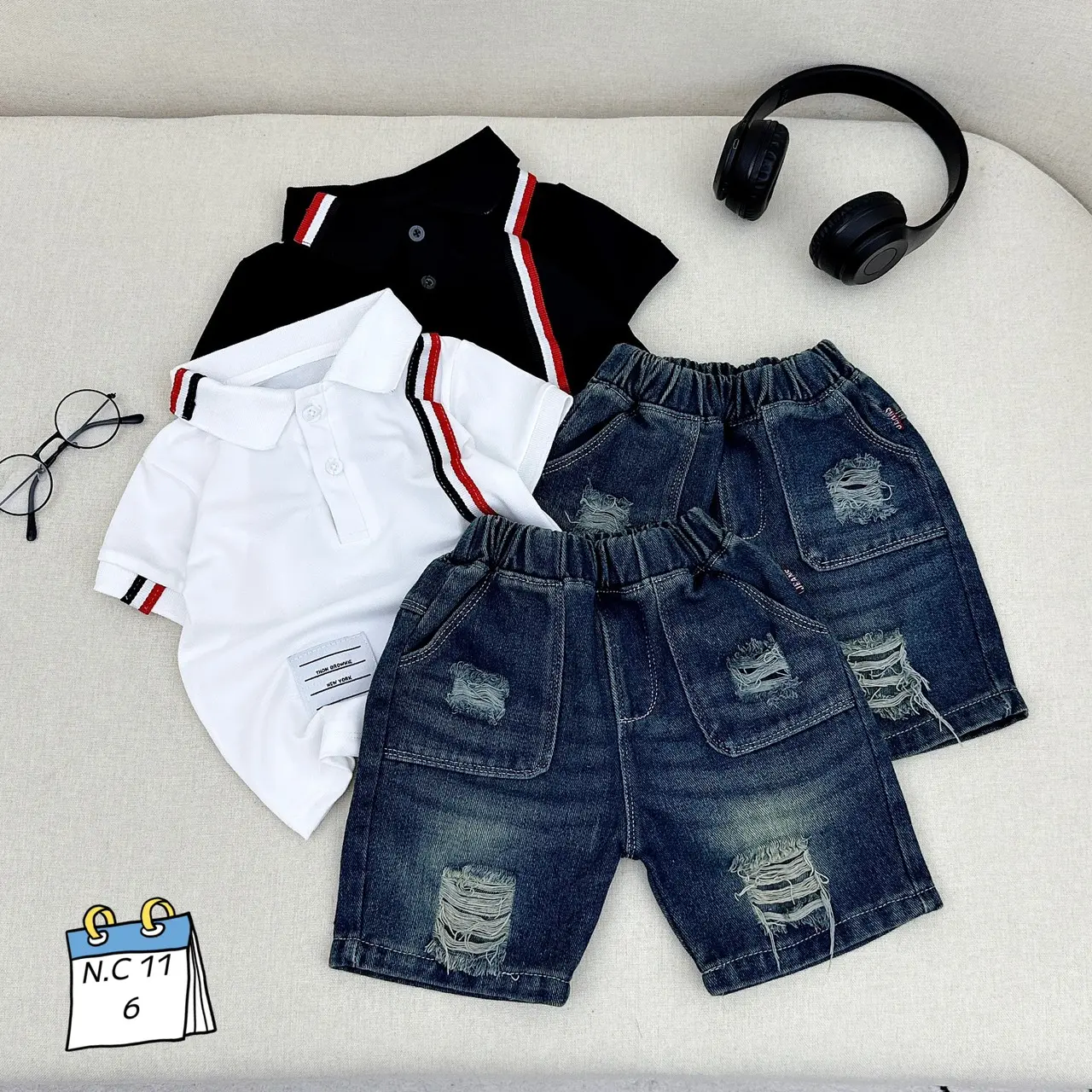 [TẶNG KÈM MẮT KÍNH] SET ÁO THUN CỔ TRỤ MIX QUẦN JEAN RÁCH CHO BÉ SỊN SÒ [9-27kg]