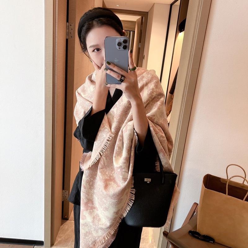 Khăn Choàng Dạ Vuông Giữ Ấm 1.3x1.3m Sang Chảnh Khăn Len Choàng Cổ Quàng Cổ Mùa Đông Nhung Voan Women