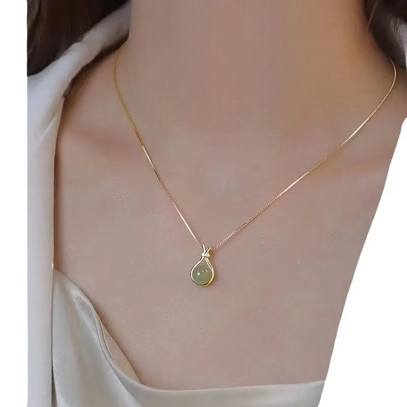 Titanium steel non fading natural pendant, lucky pearl necklace, elegant, simple, fresh, versatile collarbone chain for women's temperament