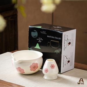 ชุดชามมัทฉะ ลายดอกไม้ AiyoCha พร้อมปากเท 2 ที่ใส่ชา ที่กรองผงมัทฉะไม้ไผ่ ชุดต้มชา Goodcha Matcha ของขวัญในอุดมคติสำหรับสำนักงานและห้องนั่งเล่น ชุดมัทฉะ ชุดมัทฉะเซรามิก ชุดมัทฉะพร้อมเครื่องตี matcha  set  kit