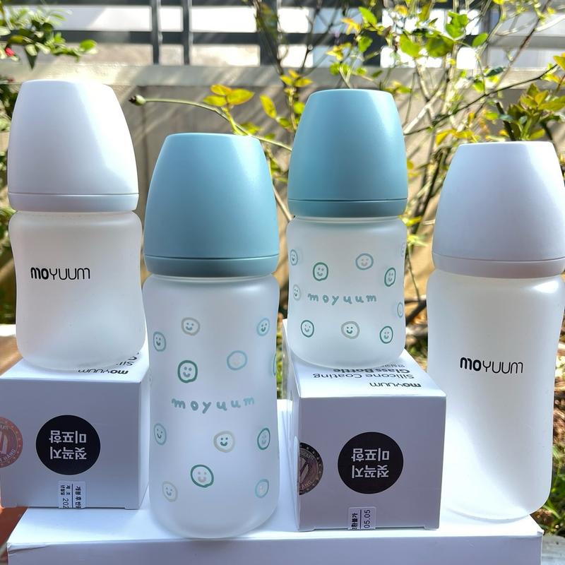  Bình sữa moyum thủy tinh tráng silicon chất liệu an toàn cho bé 150ml 240ml 