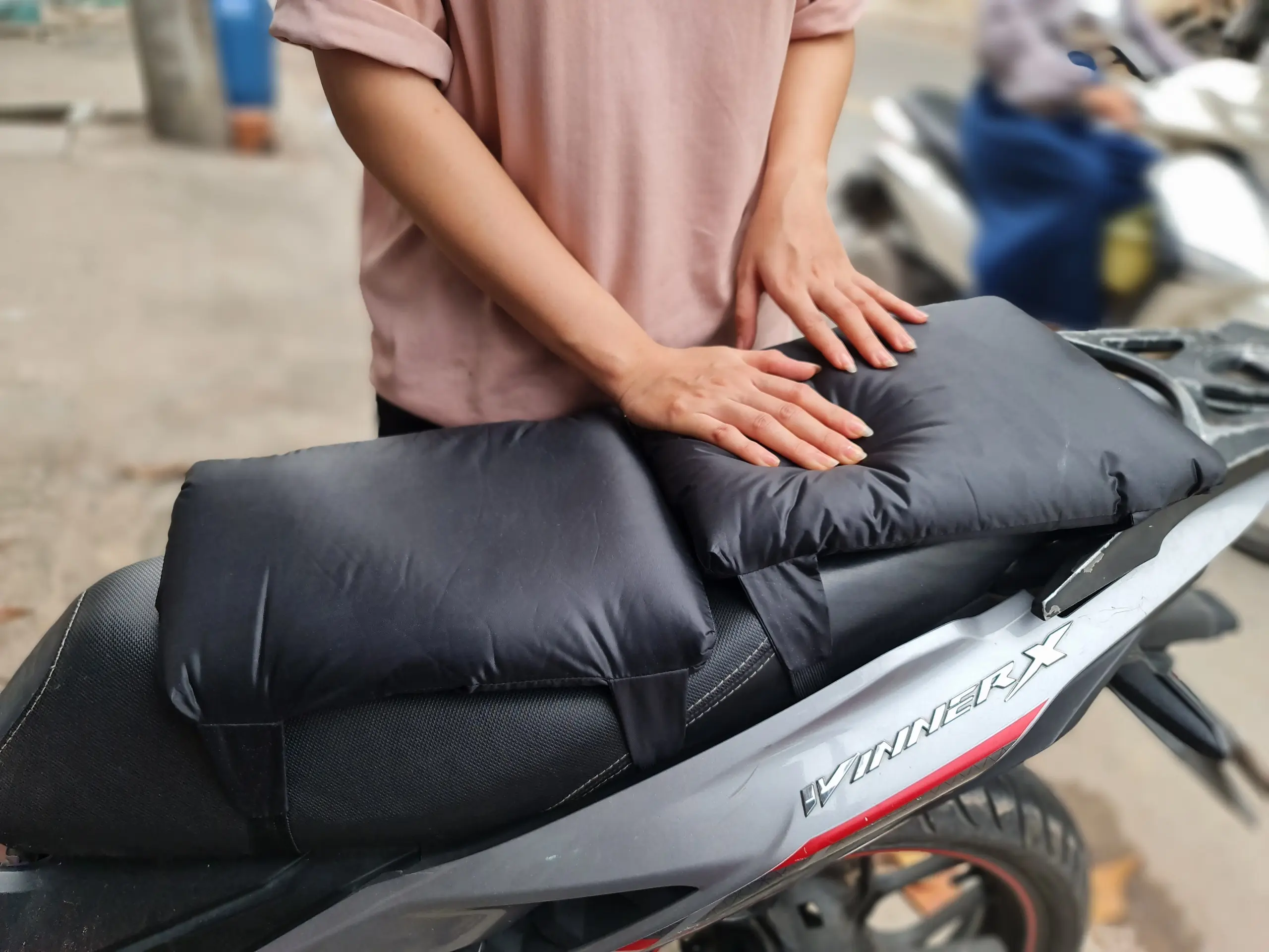 Miếng nệm lót yên xe máy Swat Phụ Tùng ,phù hợp với nhiều dòng xe máy (CHỈ 1 MIẾNG ĐỆM)