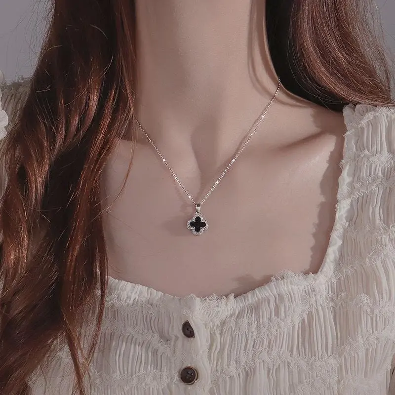 Vòng Cổ Cỏ Ba Lá Đen, Sang Trọng, Dành Cho Nữ Women Chain Trang Sức Jewelry 1