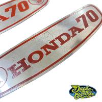 Gambar emblem decal plat tangki tanki  pispot c70 dari Ducks.garage Kota Bandung 2 Tokopedia