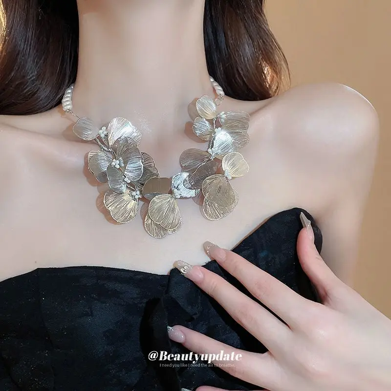 Vòng Cổ Ngọc Trai Hoa Kim Loại Rỗng Chất Lượng Cao, Phong Cách Pháp, Vòng Cổ Đòn Cỡ Lớn Phong Cách Châu Âu Và Mỹ Vòng Cổ Thanh Lịch Thời Trang Mới 0