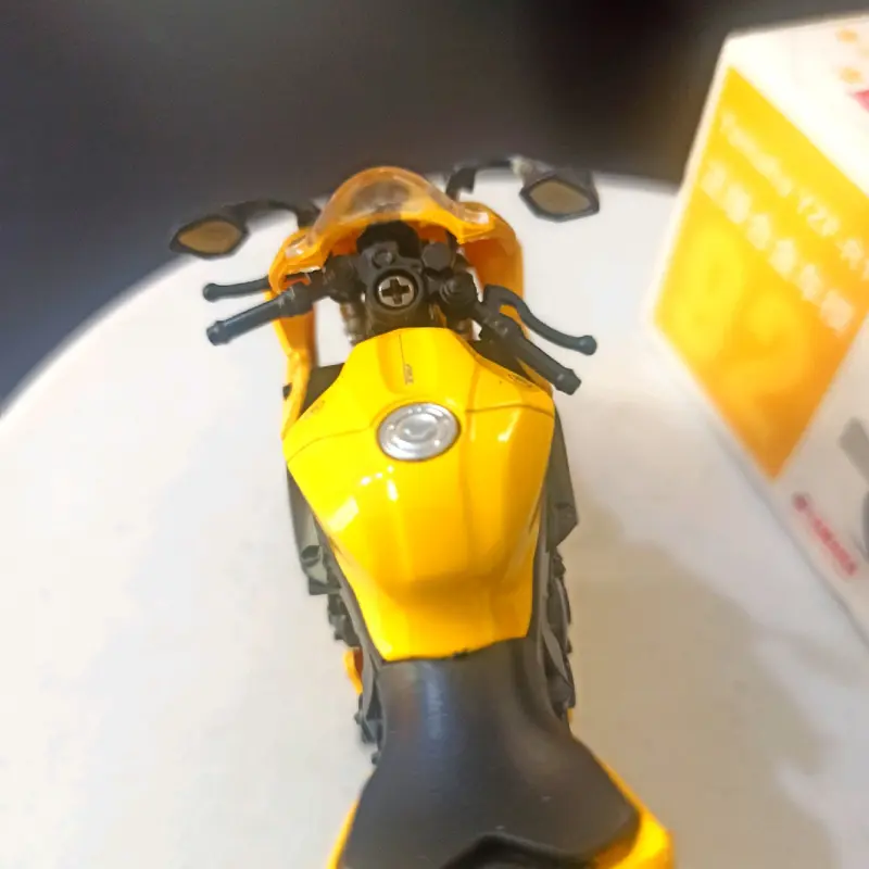 Miniatur Motor Yamaha Yzf R1 Skala: 1:18 6